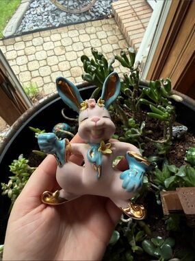 Vtg Walker Hagen Renaker Rabbit Figurine Pink Blue Gold